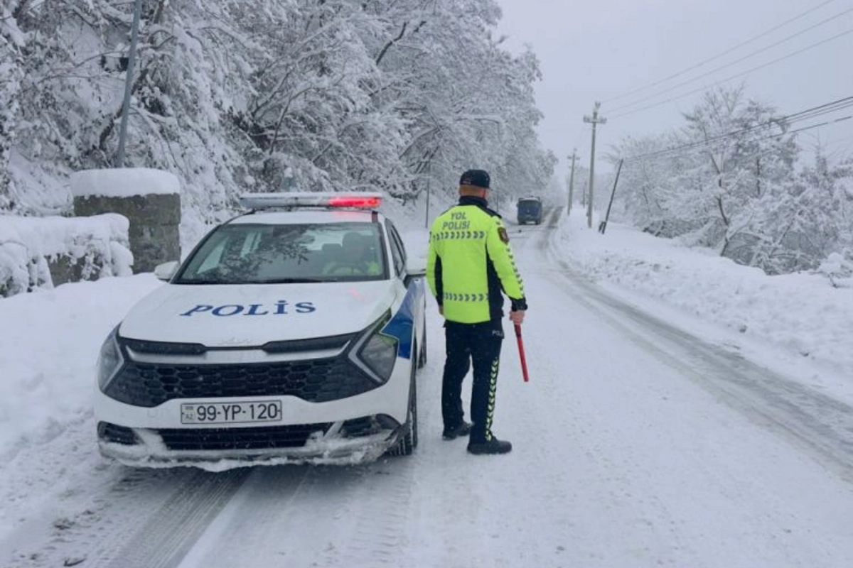 Baş Dövlət Yol Polisi İdarəsi səfərə çıxan sürücülərə müraciət edib Baş Dövlət Yol Polisi İdarəsi səfərə çıxan sürücülərə müraciət edib