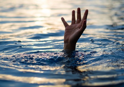 Batma təhlükəsi ilə üzləşən 2 nəfər xilas edilib