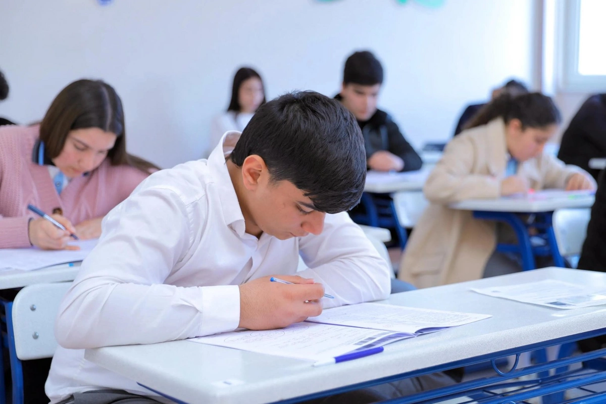 Bazar ertəsi 58 mindən çox şagird buraxılış imtahanı verəcək
