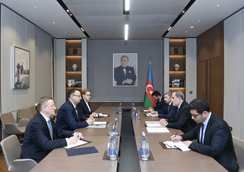 Belarusun yeni səfiri etimadnaməsinin surətini Ceyhun Bayramova təqdim edib