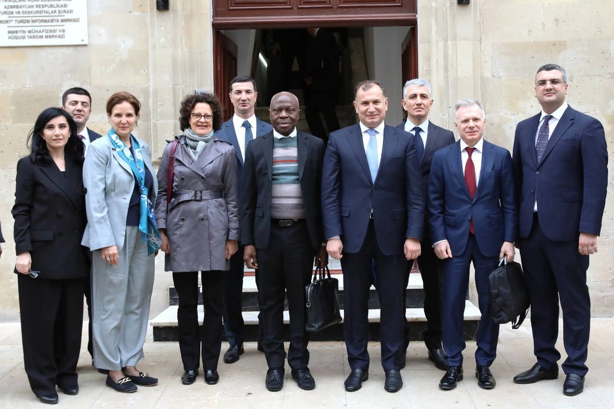 BƏT-in Baş direktoru Azərbaycan Həmkarlar İttifaqları Konfederasiyasında olub