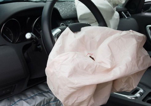 Beyləqanda yük avtomobili ilə minik avtomobili toqquşub, 3 nəfər ölüb - ADLAR