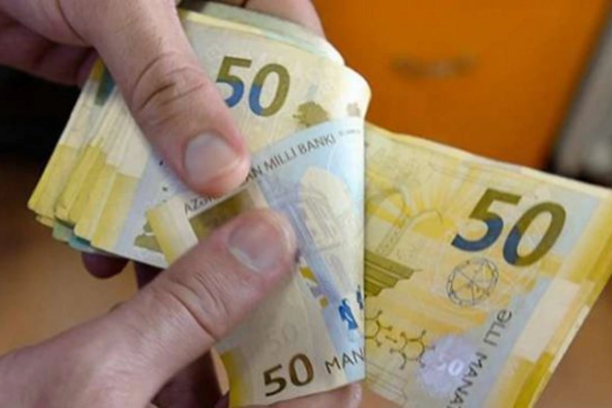 Bəzi ərazilərdə həkimlərin MAAŞLARI VERİLMİR - İDDİA