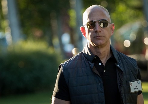 Bezos “Amazon”un 50 milyona qədər səhmini satmaq niyyətindədir