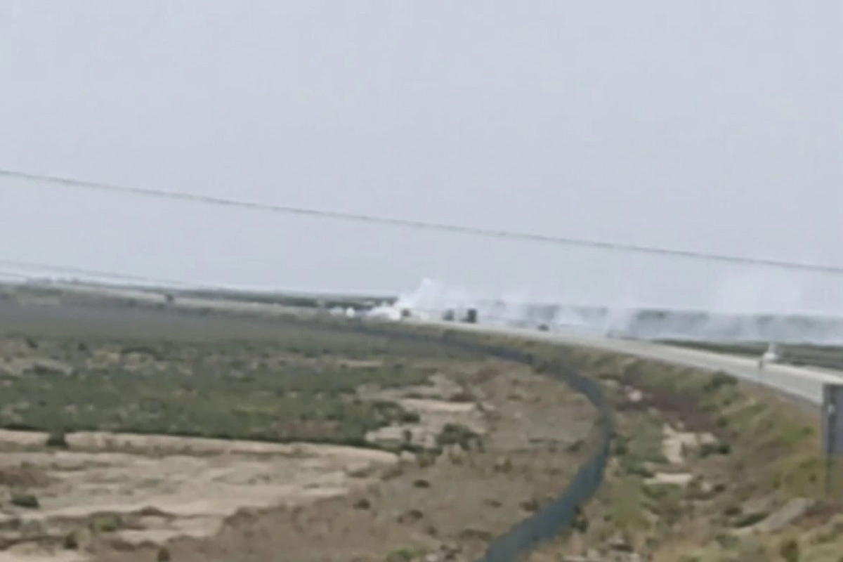 Biləsuvarda yolda avtomobil yanıb - Yeni Ələt-Astara magistralı bağlanıb