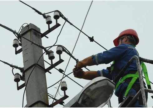 Biləsuvar şəhərində və iki kəndində elektrik xətləri yenilənir 
