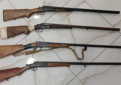 Biləsuvar sakinləri qanunsuz saxladıqları 4 ədəd odlu silahı təhvil veriblər