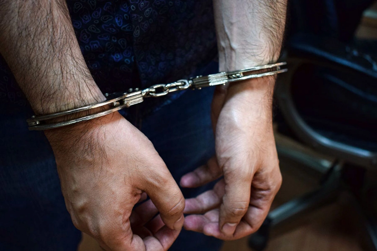 Binəqədidə 37 yaşlı kürəkənini bizlə qətlə yetirən qayınata həbs olunub