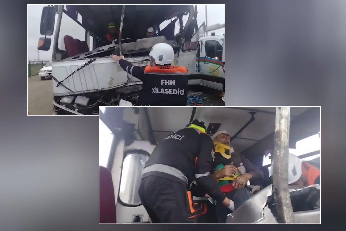 Binəqədidə iki avtobus toqquşub - Sürücünün XİLASEDİLMƏ GÖRÜNTÜLƏRİ