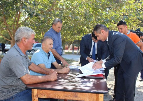 Bir qrup müharibə veteranına seçdikləri biznes istiqamətlər üzrə mal və materiallar təqdim edilib