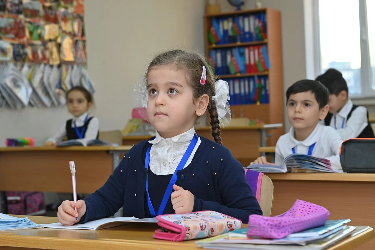 Birinci sinfə 124 mindən çox uşaq qəbul olunub Birinci sinfə 124 mindən çox uşaq qəbul olunub