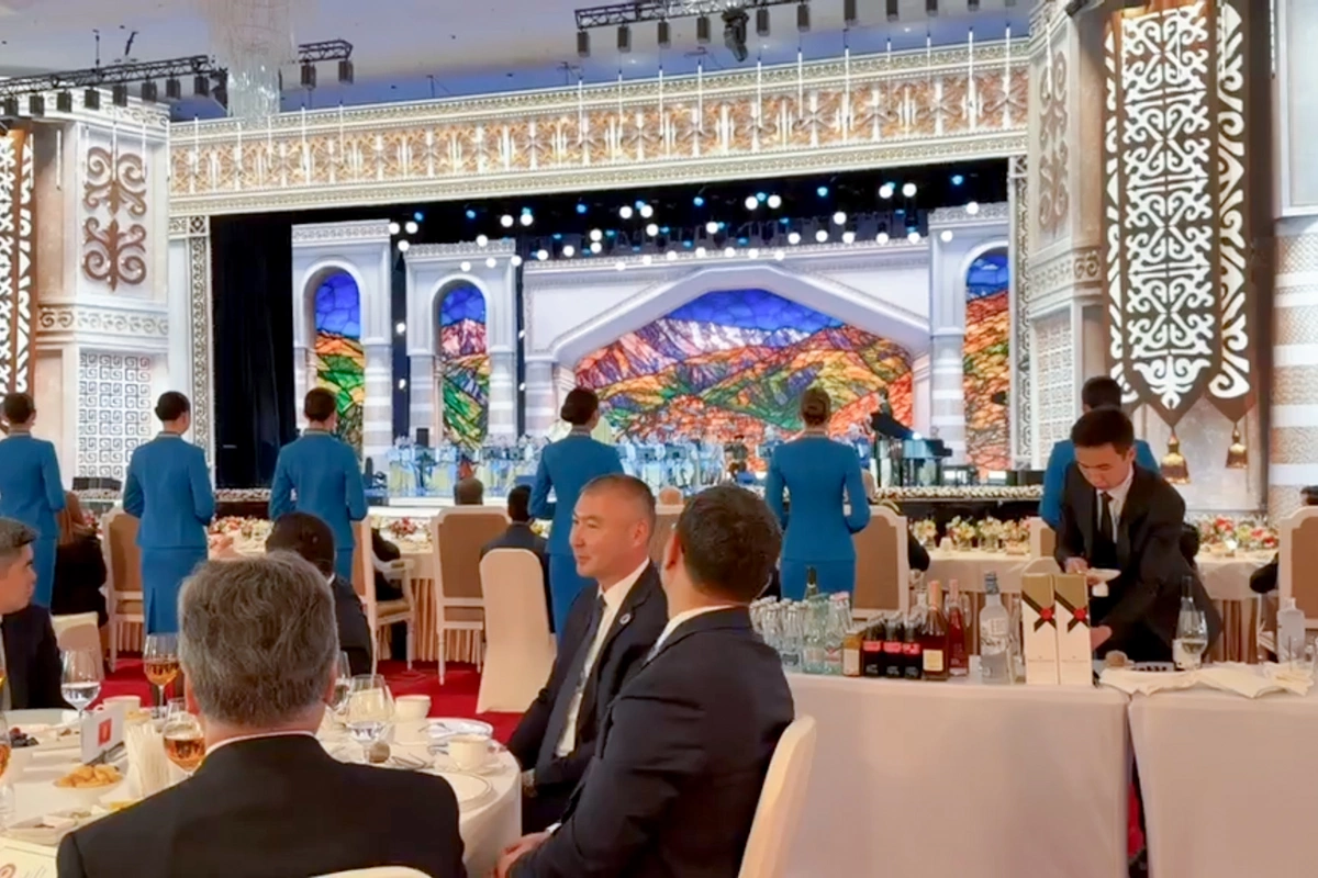 Bişkekdə dövlət və hökumət başçılarına Qırğızıstan Prezidenti adından ziyafət verilib