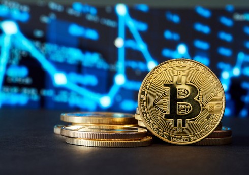 Bitkoin 1 %-dən çox bahalaşıb