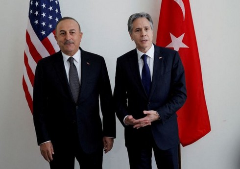 Blinken Çavuşoğlu ilə zəlzələnin fəsadlarının aradan qaldırılmasını müzakirə edib