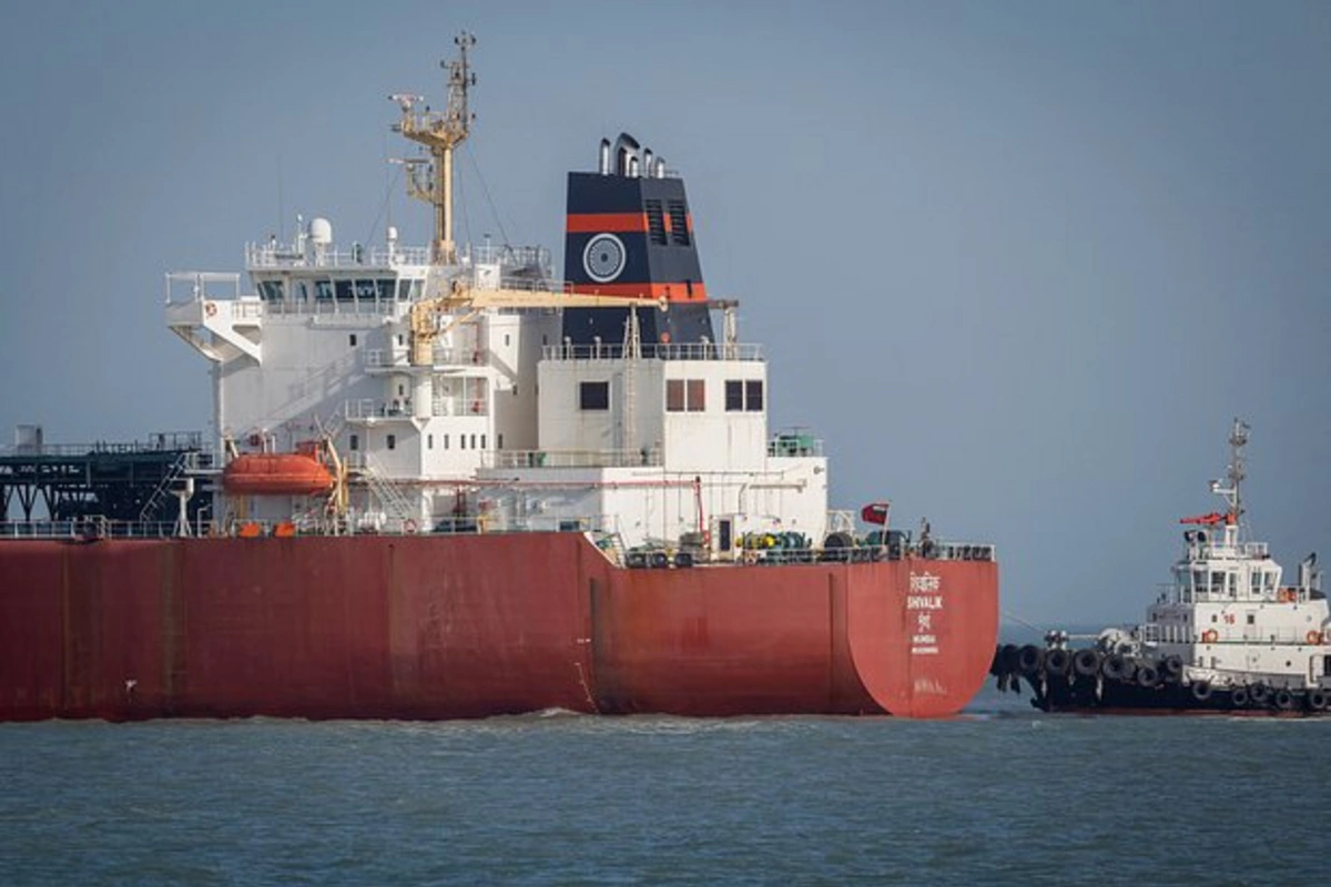 Bloomberg: Hörmüz boğazından keçən gəmilərin sığorta qiyməti 20 dəfə artdı