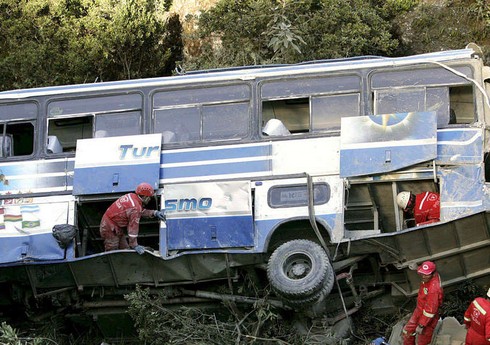 Boliviyada avtobus aşıb, azı 11 nəfər həlak olub
