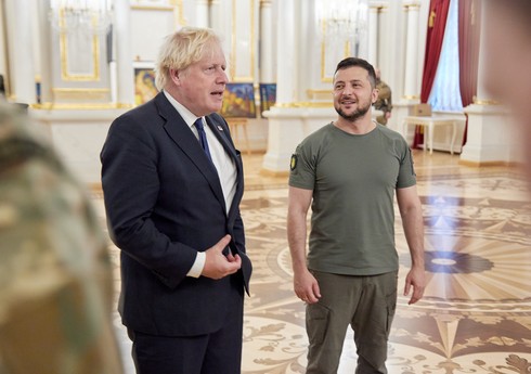 Boris Conson Ukraynada səfərdədir Boris Conson Ukraynada səfərdədir