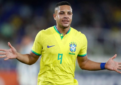 Braziliya millisinin hücumçusu “Barselona”ya keçib