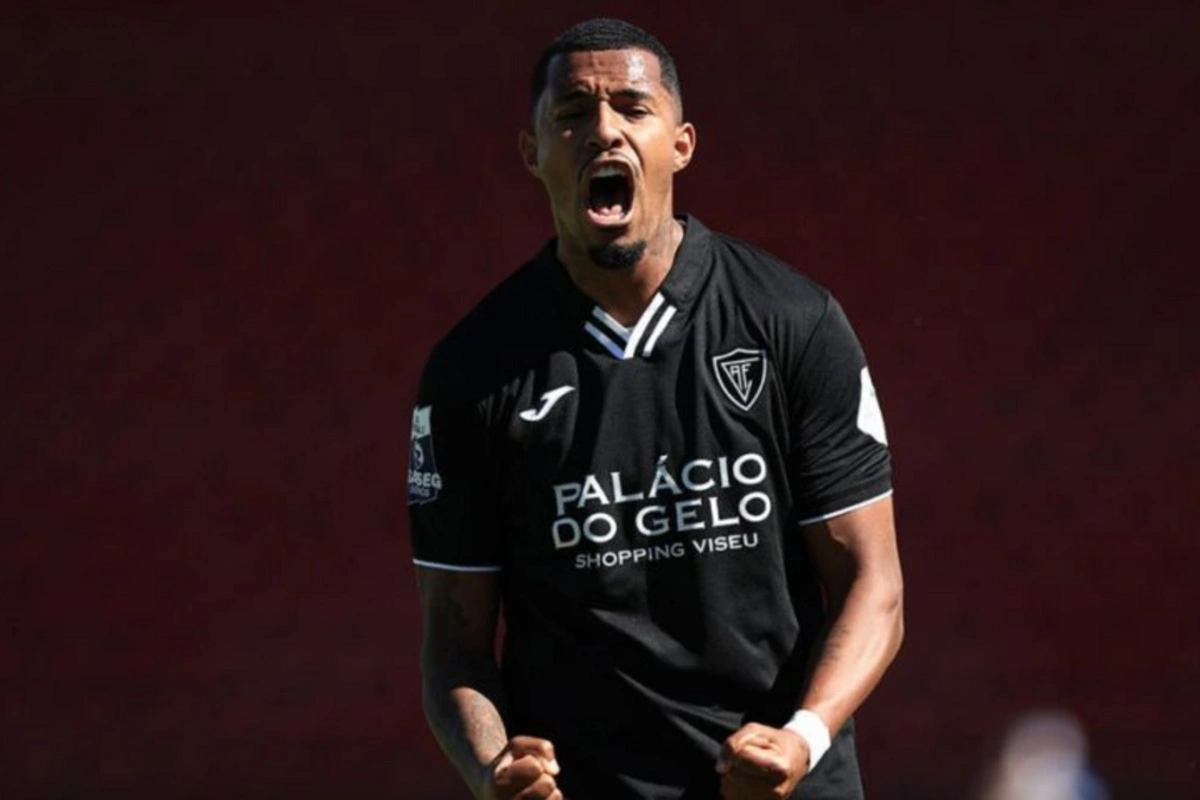 Braziliyalı hücumçu 