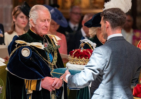 Britaniya kralı III Çarlzın ikinci tacqoyma mərasimi keçirilib