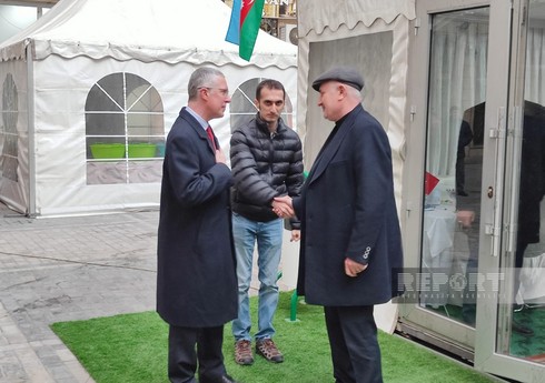 Britaniyanın Azərbaycandakı səfiri Orxan Əsgərovun yas mərasimində iştirak edib
