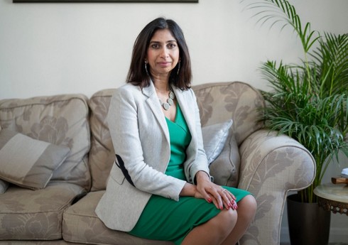 Britaniyanın daxili işlər naziri istefa verib Britaniyanın daxili işlər naziri istefa verib