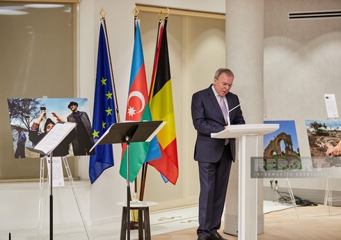 Brüsseldə Reza Deqatinin 