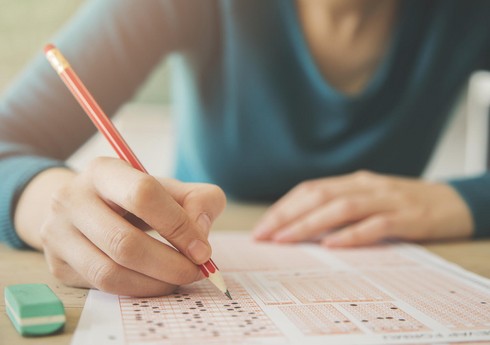 Bu gün 53 mindən çox şagird buraxılış imtahanı verir