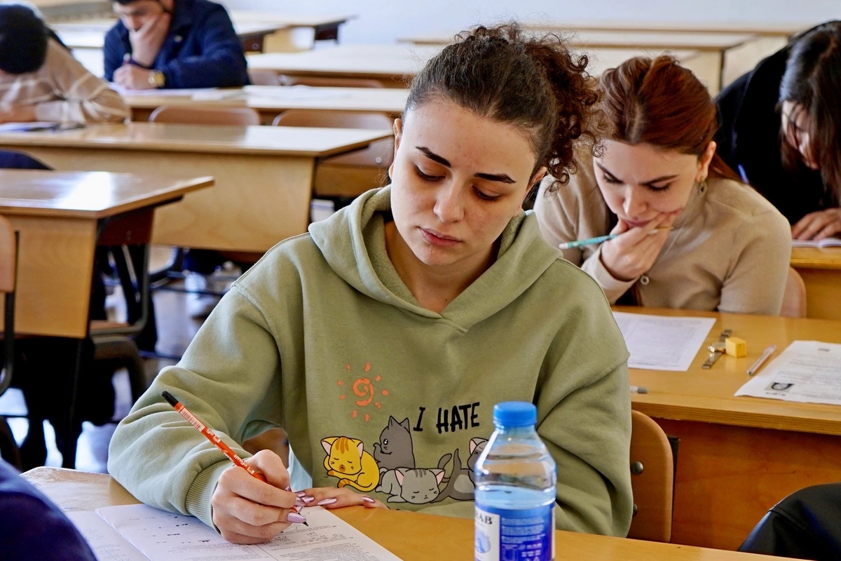 Bu gün 57 437 şagird buraxılış imtahanı verəcək