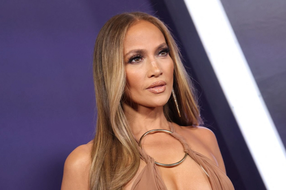 Bu məşhurlar Cennifer Lopezlə şəkil çəkdirmək üçün 1 milyon ödədilər