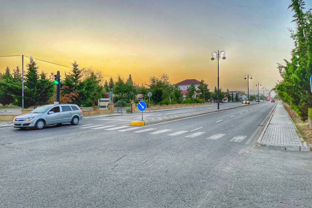 Bu rayonda yol kənarındakı evlər TƏMİR OLUNACAQ