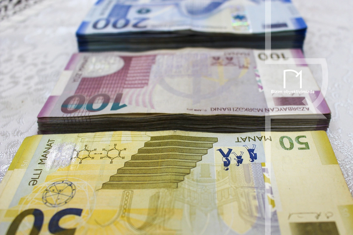 Bu Universitet işçilərinə 400-500 manat BAYRAM PULU VERDİ