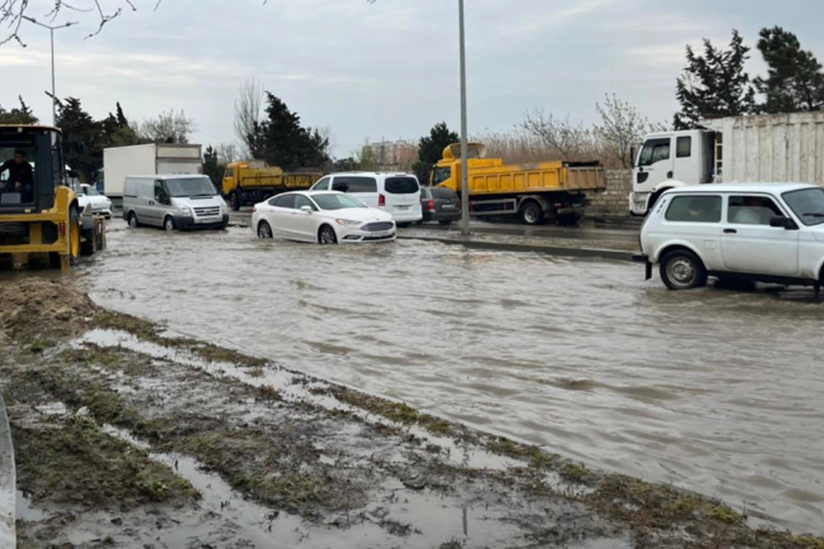 Bu yol niyə suyun içindədir? - 