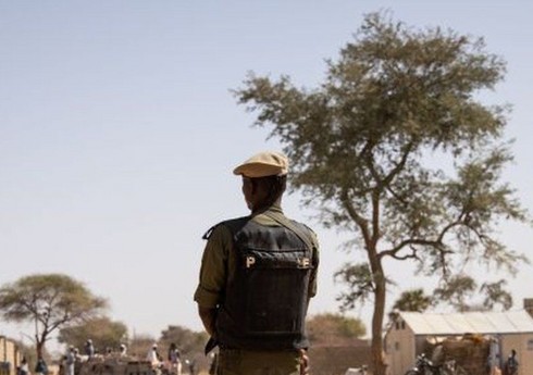 Burkina-Fasoda mikroavtobus minaya düşüb, azı 10 nəfər ölüb