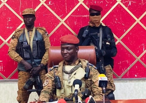 Burkina-Fasoya qiyamçıların lideri rəhbərlik edir