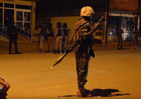 Burkino-Fasoda silahlıların hücumu zamanı onlarla insan öldürülüb