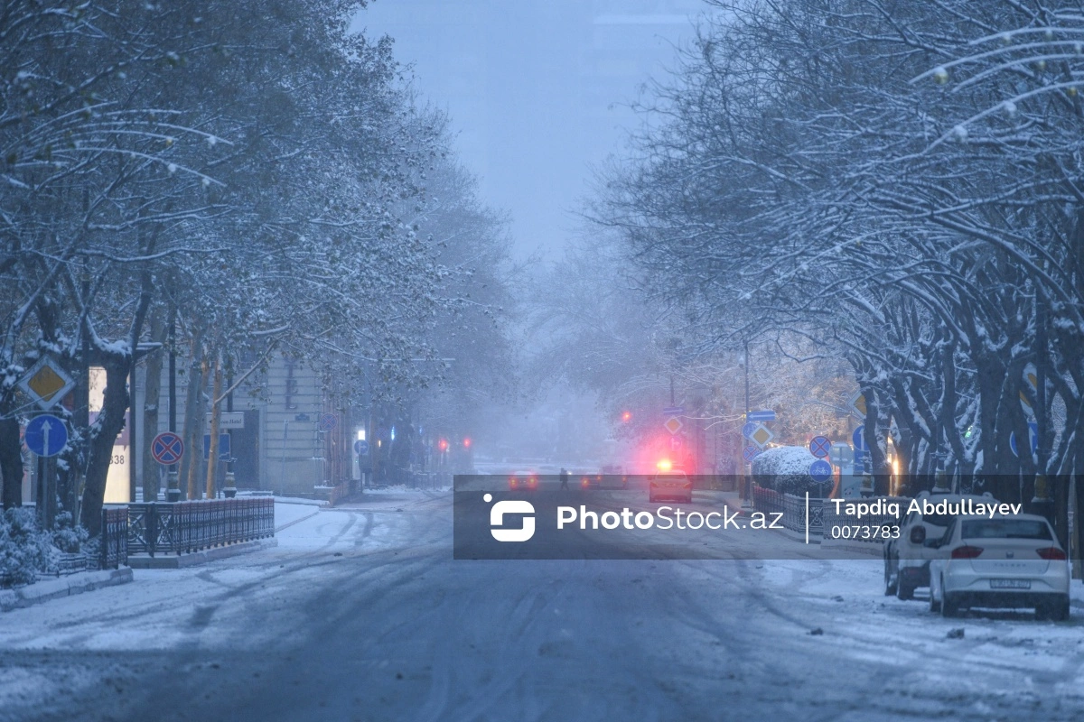 Buzlu yollarda qəza ehtimalı artıb - XƏBƏRDARLIQ Buzlu yollarda qəza ehtimalı artıb - XƏBƏRDARLIQ