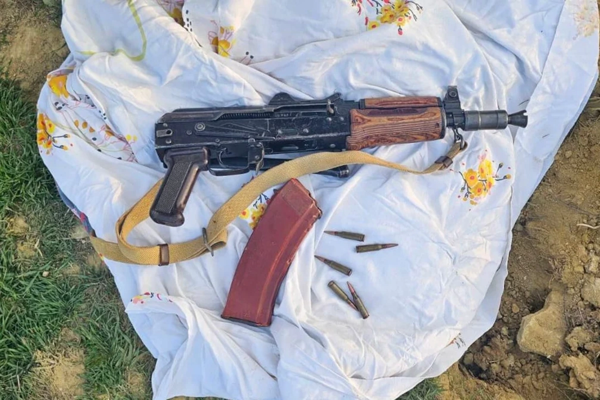 Buzovnada məhkuma məxsus avtomat aşkarlanıb