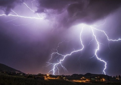 Bəzi rayonlarda şimşək çaxıb, yağış yağıb - FAKTİKİ HAVA