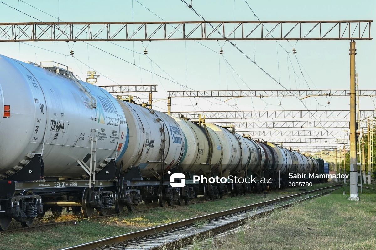 Cari ildə iki milyard sərnişin, 217.9 milyon ton yük daşınıb