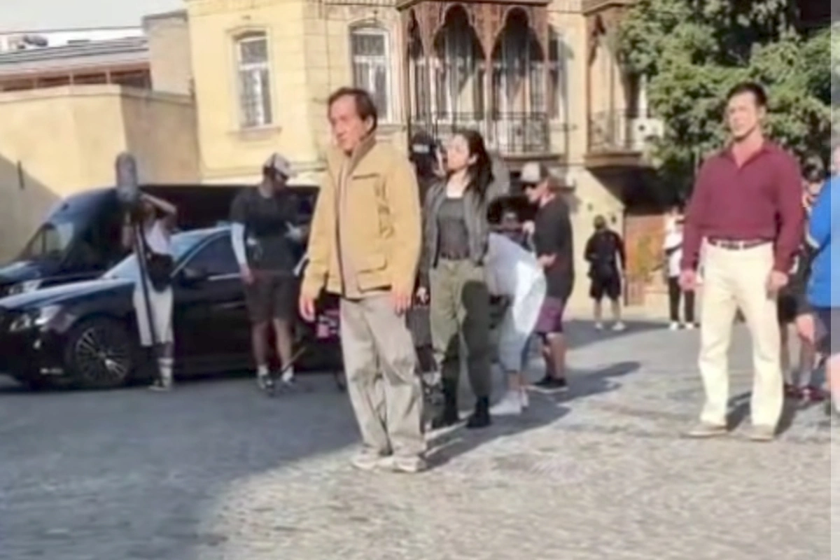 Ceki Çanın Bakıdakı filminin çəkilişləri davam edir - Maraqlı görüntülər