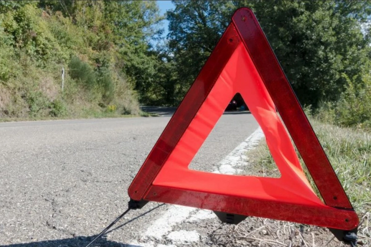 Cəlilabadda marşrut avtobusu qəzaya uğrayıb