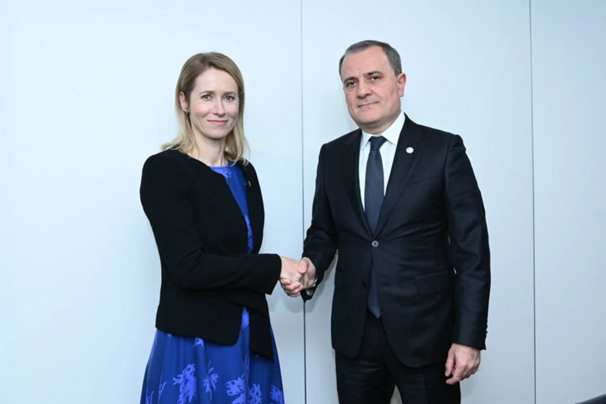 Ceyhun Bayramov Kaya Kallasla regional məsələləri müzakirə edib