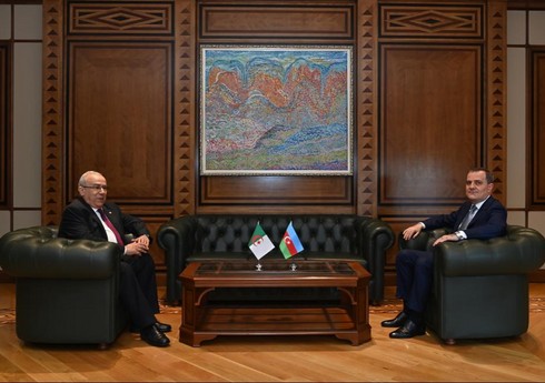 Ceyhun Bayramov əlcəzairli həmkarı ilə Qoşulmama Hərəkatı ilə bağlı fikir mübadiləsi aparıb