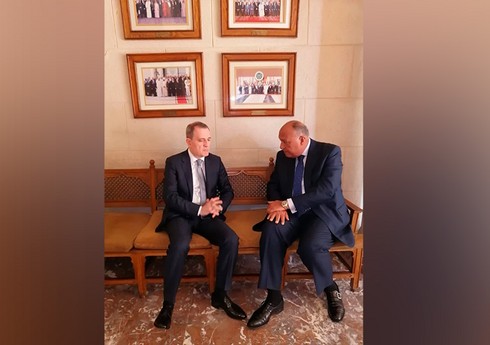 Ceyhun Bayramov misirli həmkarını Ermənistanın təxribatları barədə məlumatlandırıb Ceyhun Bayramov misirli həmkarını Ermənistanın təxribatları barədə məlumatlandırıb