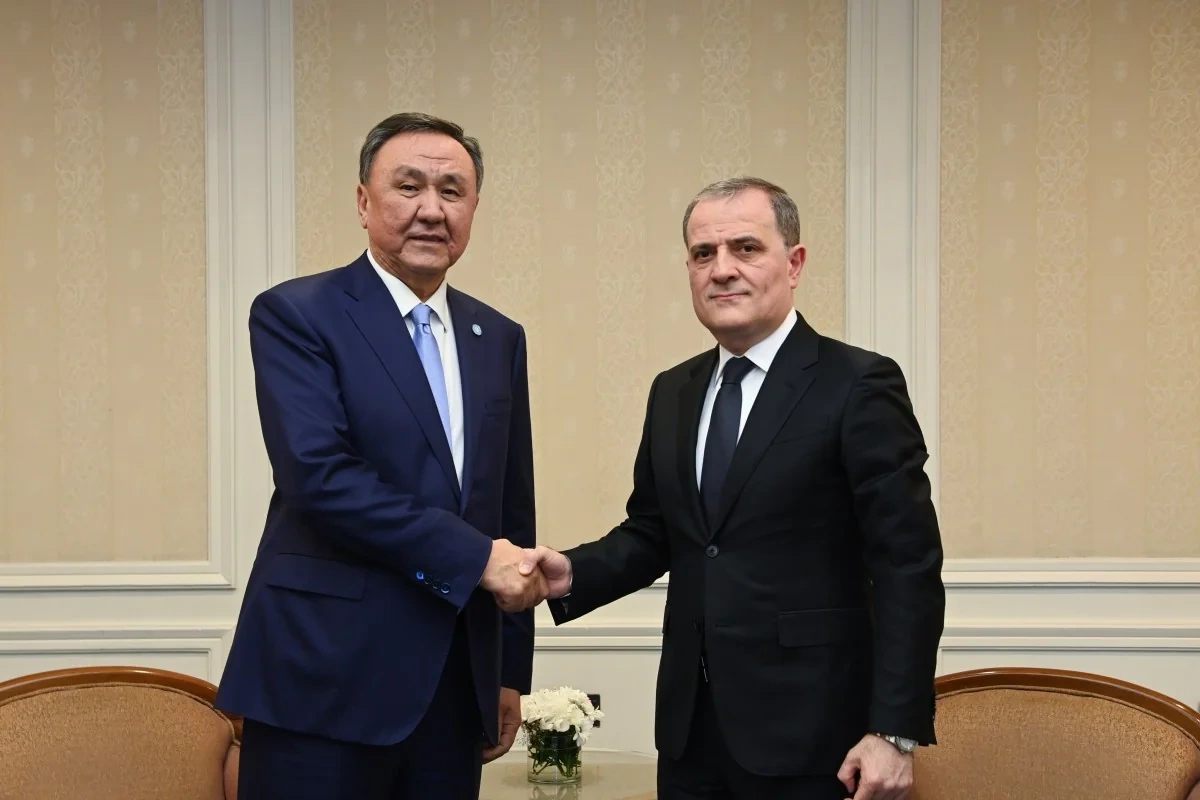 Ceyhun Bayramov TDT-nin Baş katibi ilə İranın Naxçıvana dron hücumlarını müzakirə edib