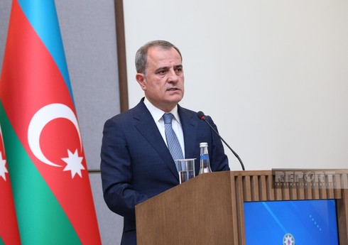 Ceyhun Bayramov Türkiyəyə gedib