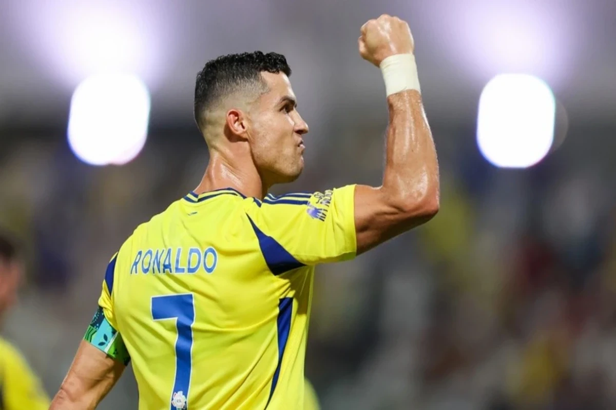 Çempion olan Ronaldo paylaşım edib