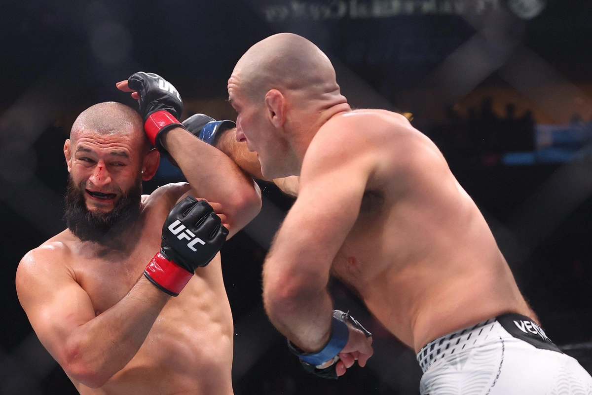 Çimayev UFC-də uduzdu: Striklend dünya çempionu oldu