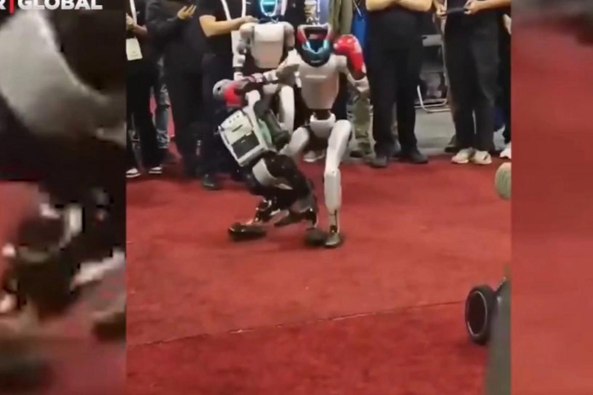 Çində insanabənzər robotlar döyüşdürülüb